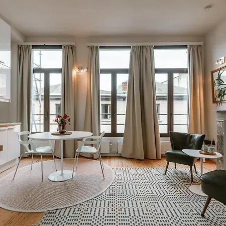 Huswell - Charming Mansion In Vibrant *